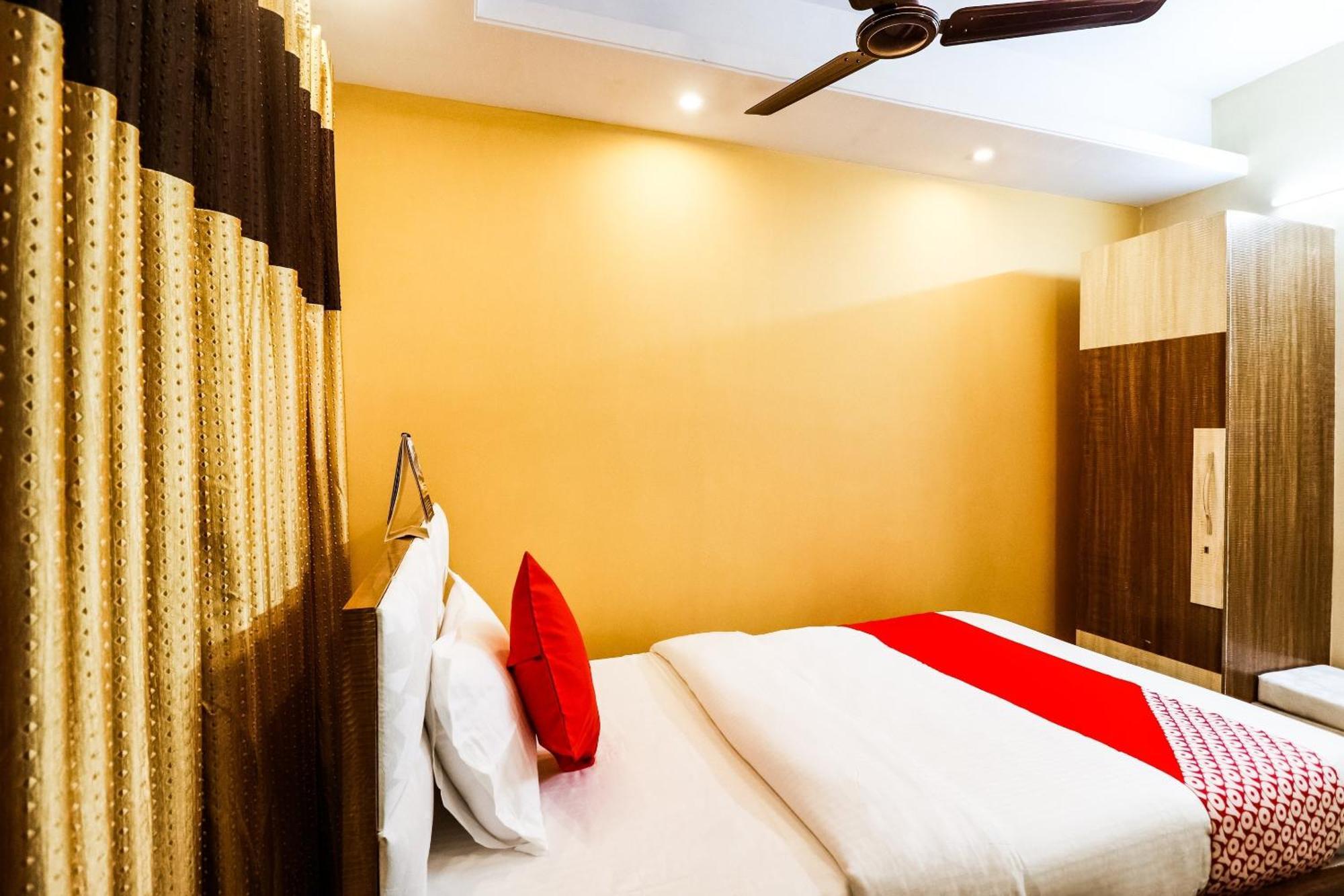 Hotel O Kuber Residency Near Birla Mandir Calcutta Exteriör bild